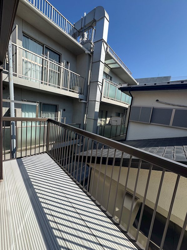 戸塚町貸家 ベランダ