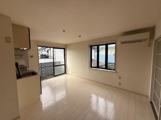 エーリ・パル その他3