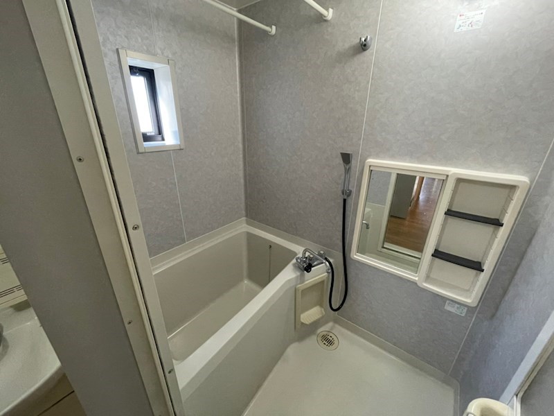 エーリ・パル 風呂画像