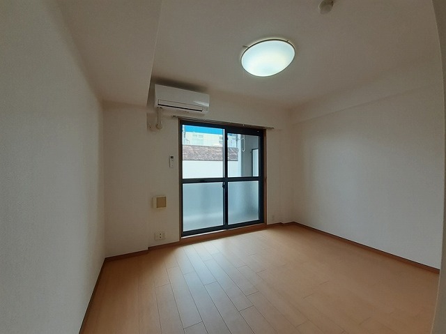 ドミトリーハウス湘南 リビング