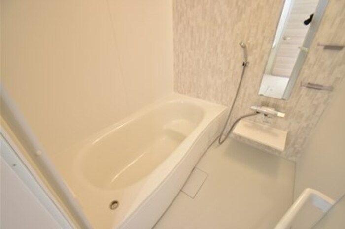 ホワイト キャッスル 風呂画像