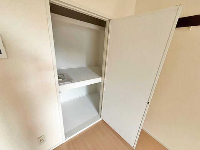 ウィスカーハイツ 収納