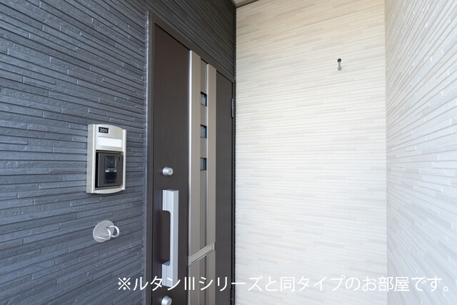 Ｈｉ－Ｒｏｓｅｔｔａ　Ｂ 玄関