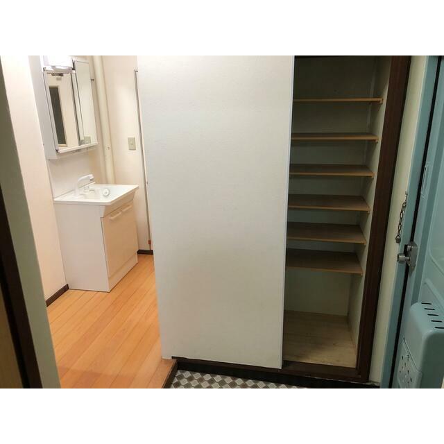 東高森団地１号棟 玄関