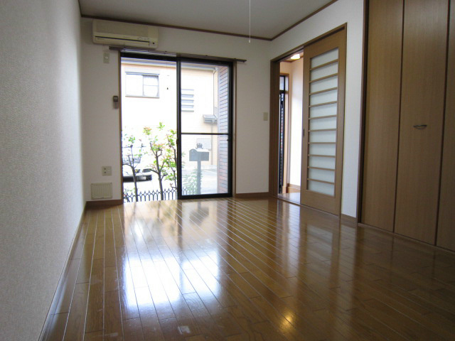 インペリアル リビング