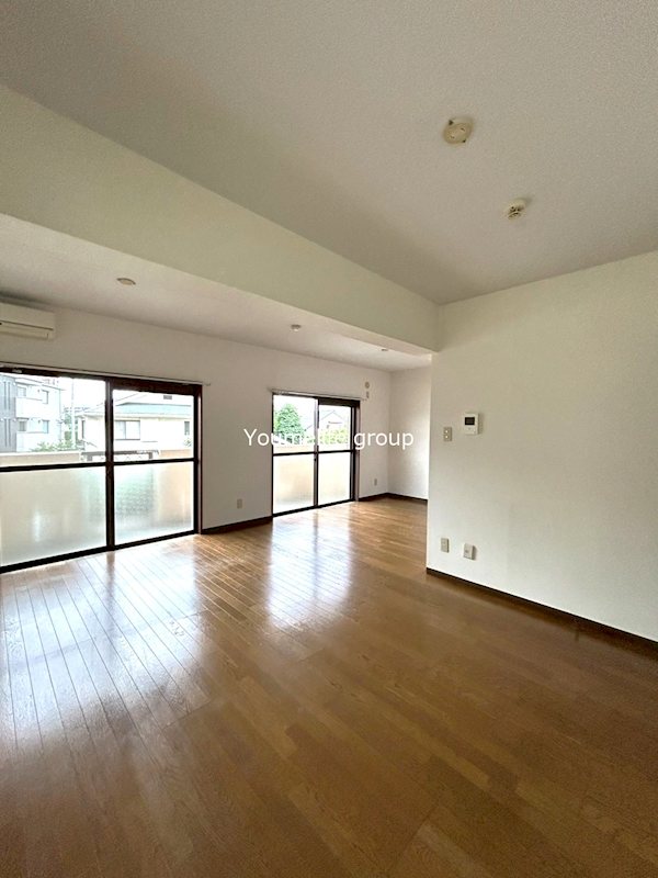 ウィスタリアⅡ リビング