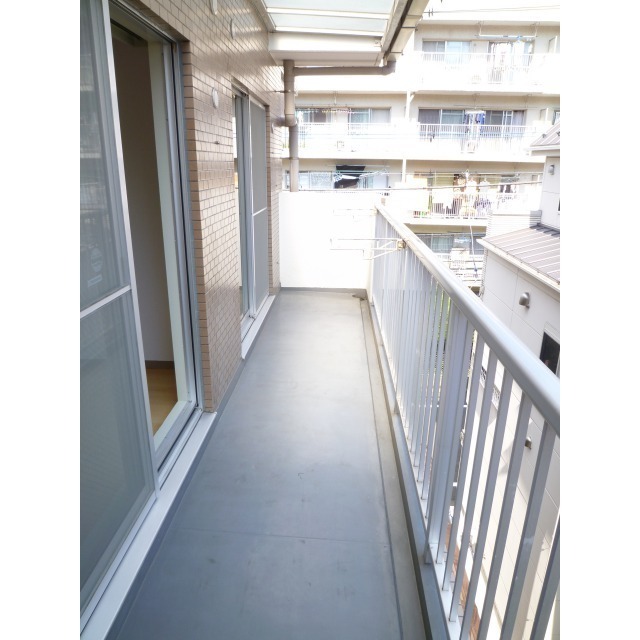 サンカーラ壱番館 ベランダ