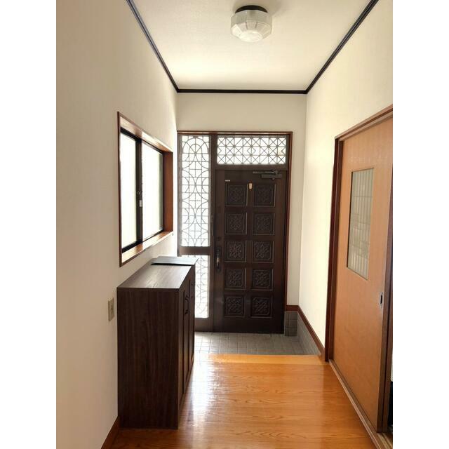 平塚市菫平　２階建 玄関