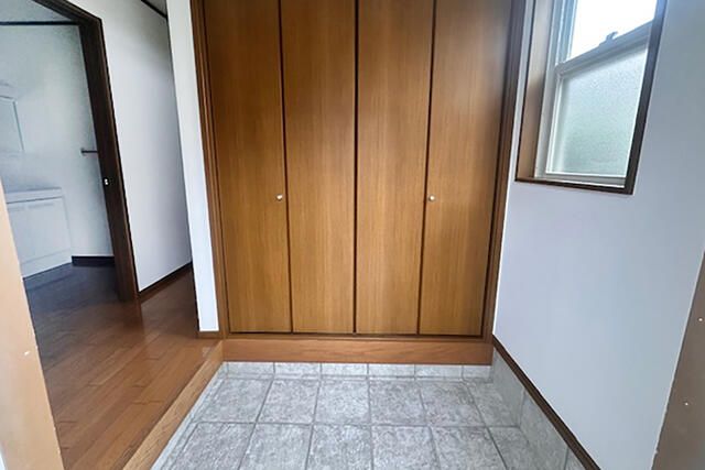 東海岸南６丁目貸家 玄関