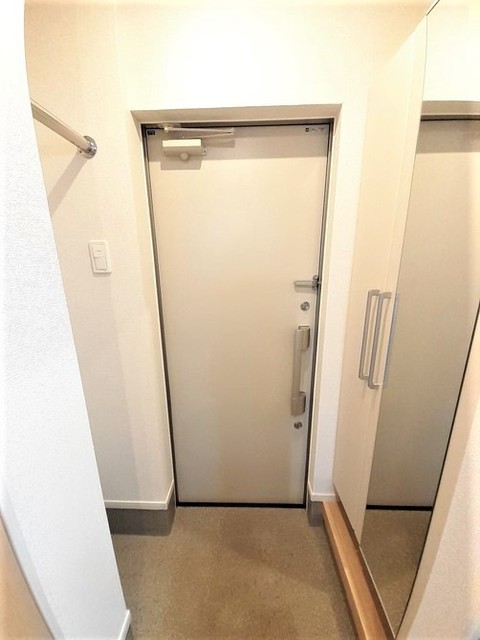 ラピュタテラスＡ 玄関
