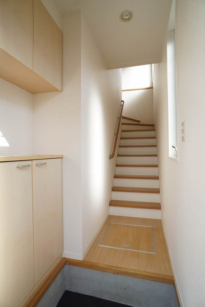 ライネスハイム 玄関