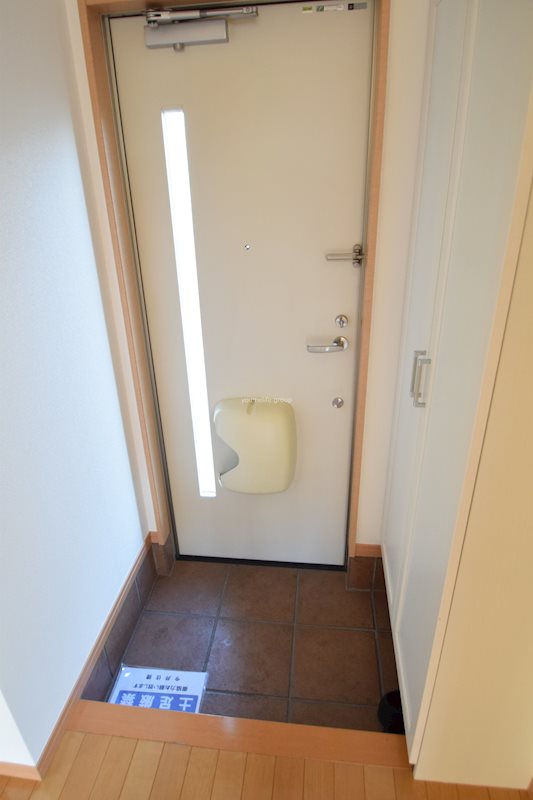 アールコート樅 玄関