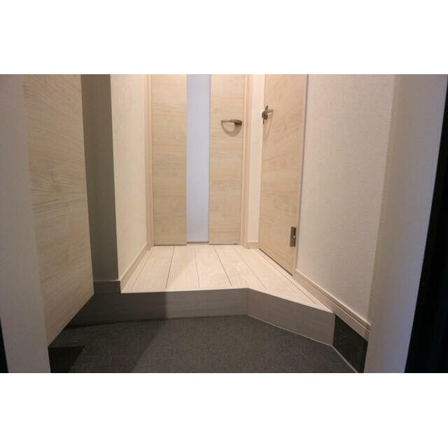 ＲＥＧＡＬＥＳＴ　ラルーチェ本厚木 玄関