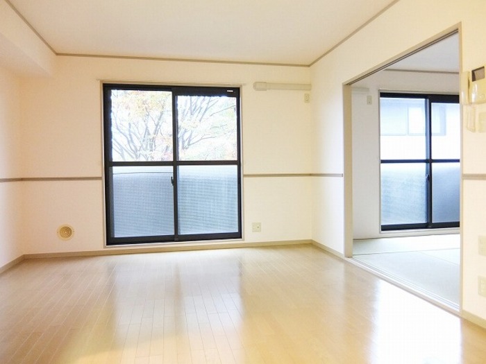 アルファタウン西田原　Ｉ リビング