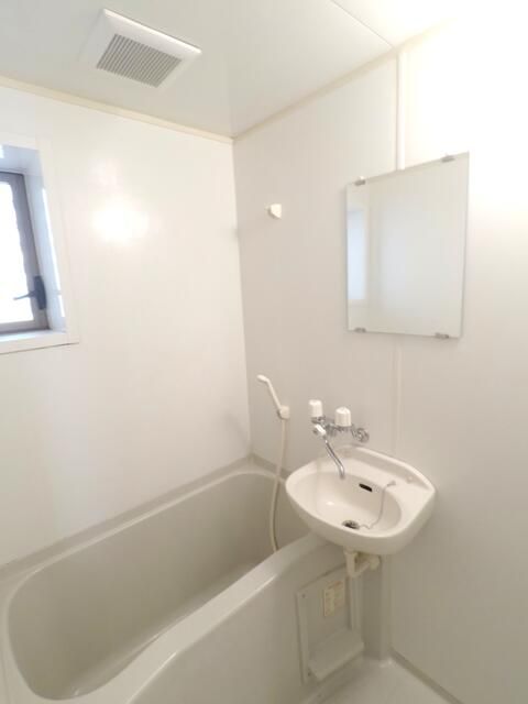 キャンパスコート 風呂画像