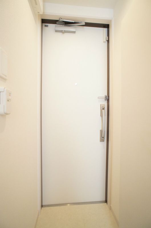 リブリ・LUCIA湘南 玄関