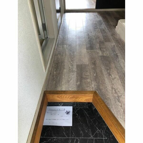 コーポコジマＢ棟 玄関