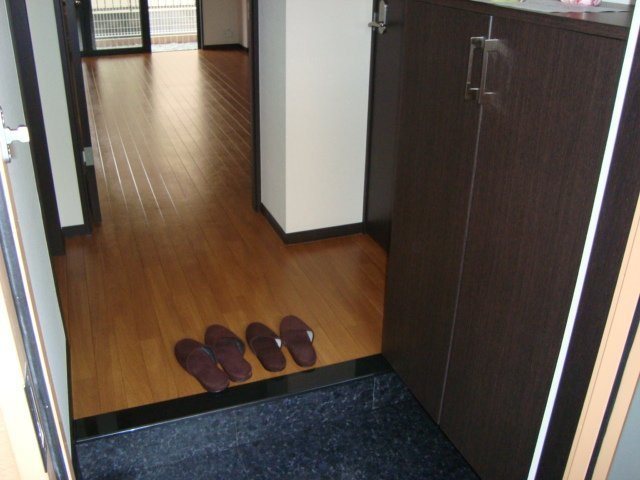 アイリス湘南 玄関