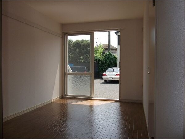 サニーハイツ神戸A リビング