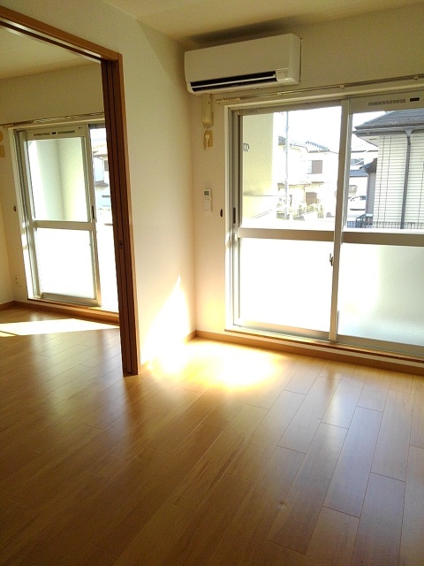 メゾン　ヴァルト リビング