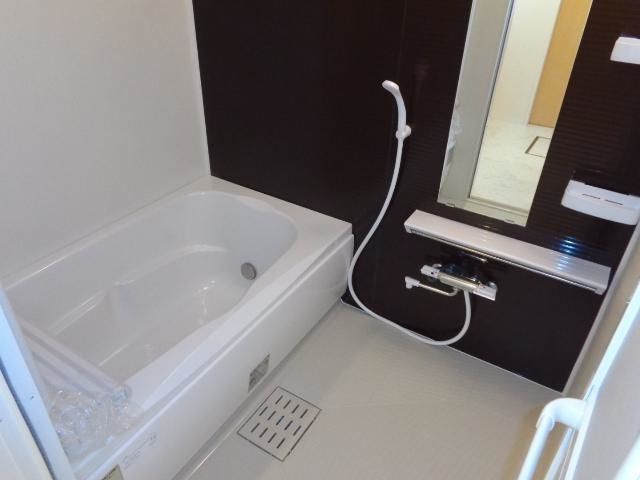 ヴェルジェ　コリーヌ（Ｖｅｒｇｅｒ　Ｃｏｌｌｉｎｅ） 風呂画像