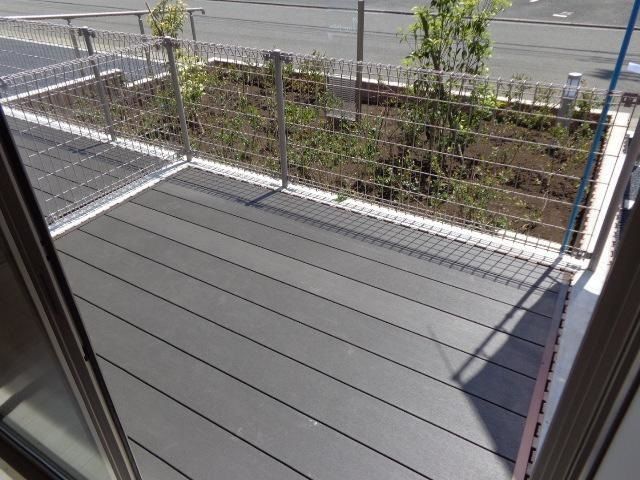 ヴェルジェ　コリーヌ（Ｖｅｒｇｅｒ　Ｃｏｌｌｉｎｅ） ベランダ