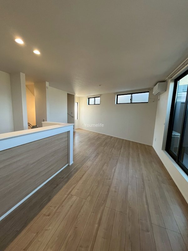 藤沢市辻堂新町2丁目戸建 リビング