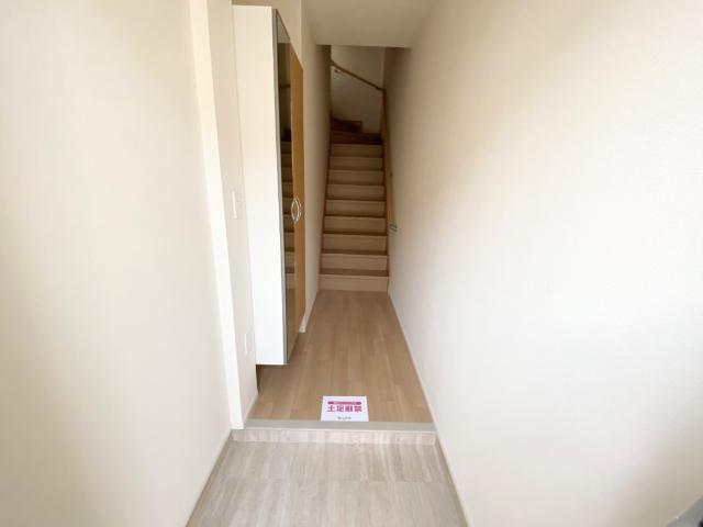 厚木市下川入新築アパート 玄関