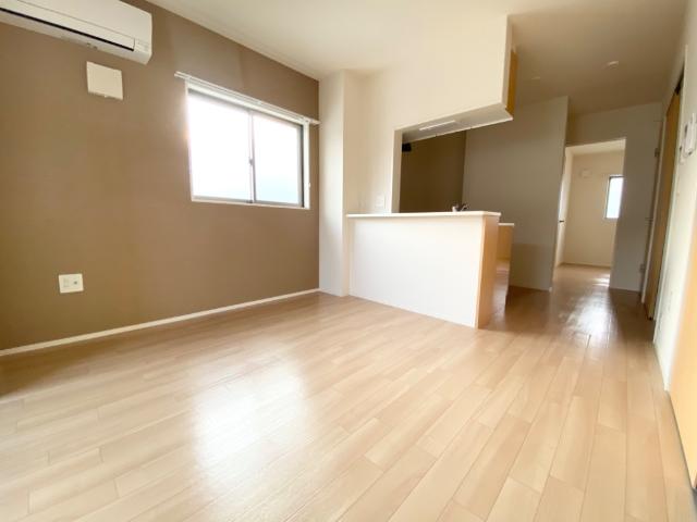 厚木市下川入新築アパート リビング