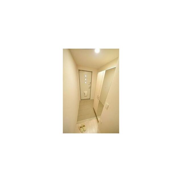 リ　ヴィラージュ 玄関