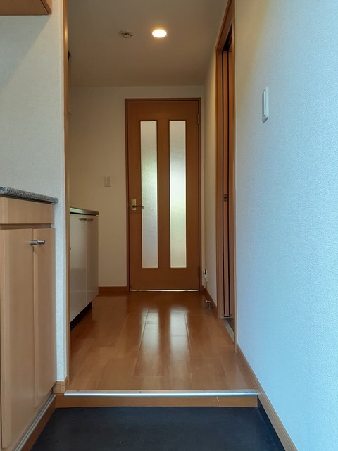 シュティル湘南 玄関