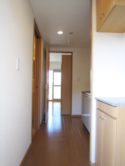 シュティル湘南 玄関