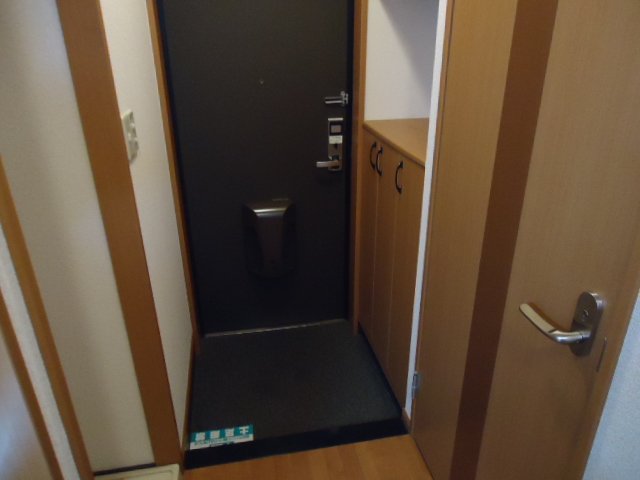 フローラーリア湘南 玄関