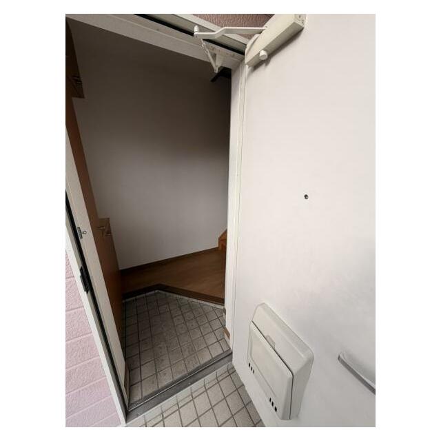 グレイスフル中井 玄関