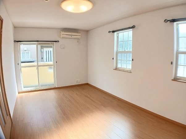 フロートウェーブ茅ヶ崎 リビング