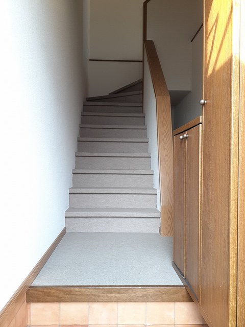 フォレストツルマキ 玄関