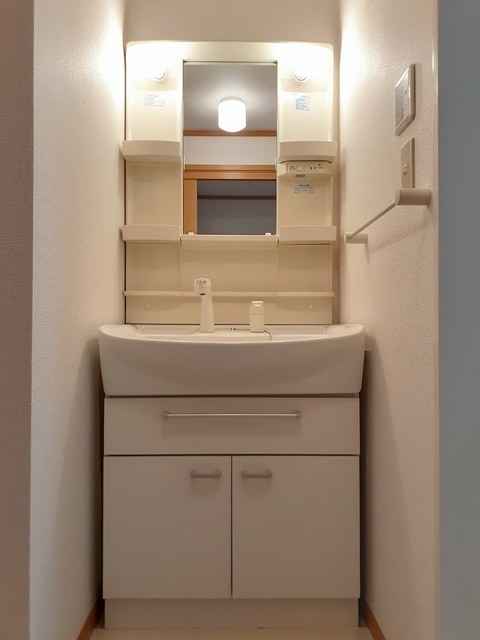 ジョイ・キープ・クニヤン その他3