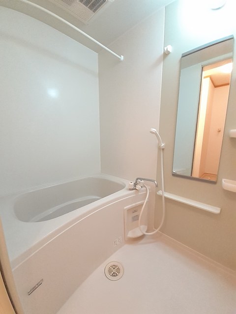 ジョイ・キープ・クニヤン 風呂画像