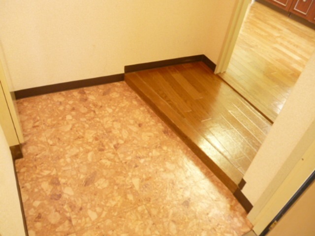 ジュネパレス茅ヶ崎第０１ 玄関