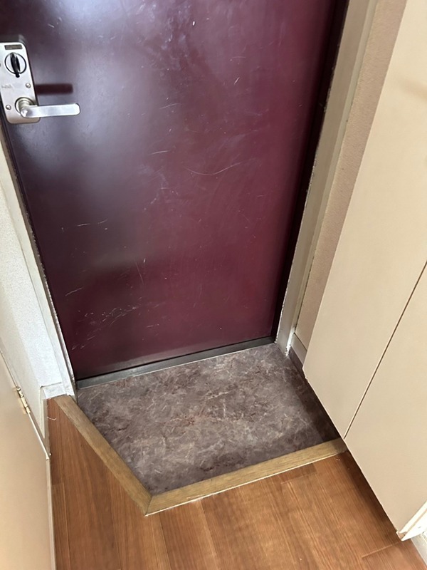 ヒルズ本厚木 玄関