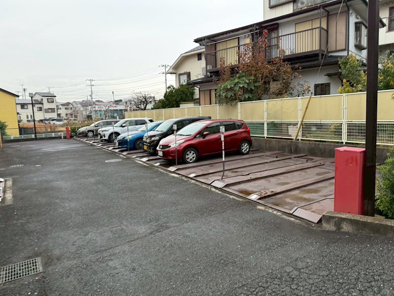 ダイアパレス湘南台 駐車場
