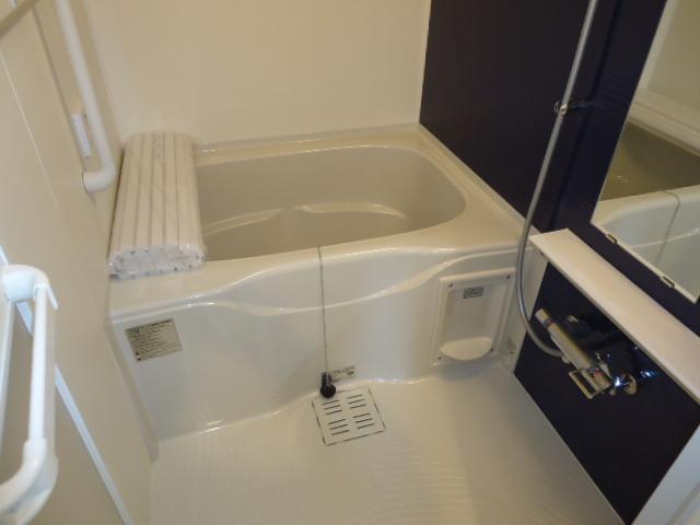 ツヴェルフ湘南 風呂画像