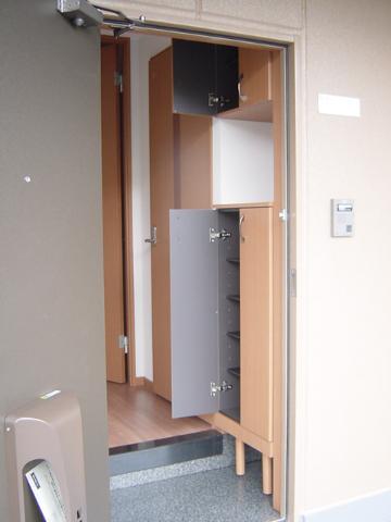 グレース雅 玄関