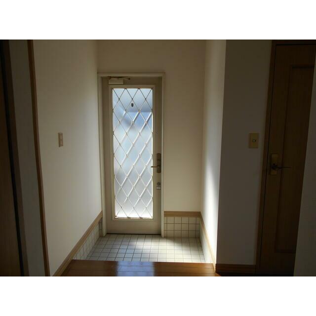 鵠沼松が岡貸家 玄関