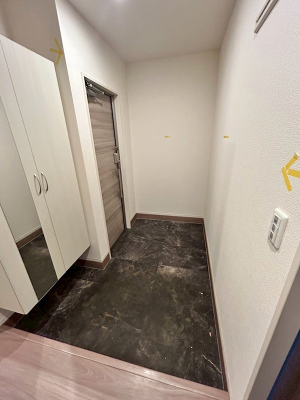 愛甲西貸家　C1 玄関