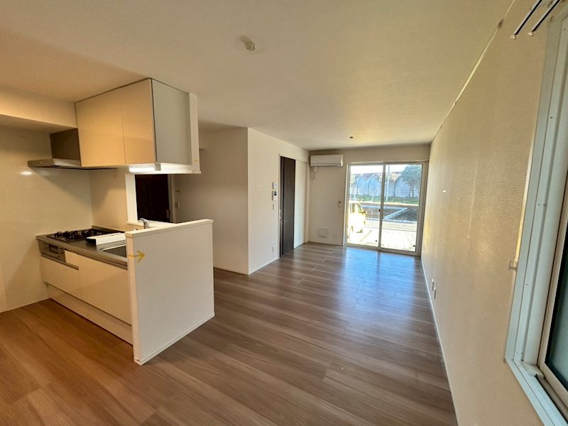 愛甲西貸家　C1 リビング