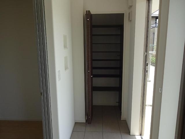 ローズ・ヴェルジュ 玄関