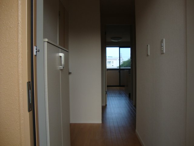 メゾン・オーガスト 玄関