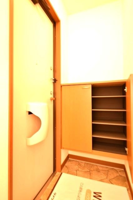 プリマベーラ・ユカ　Ａ 玄関