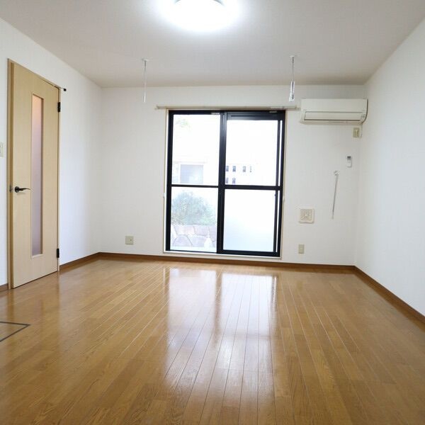 アムール鎌倉 リビング